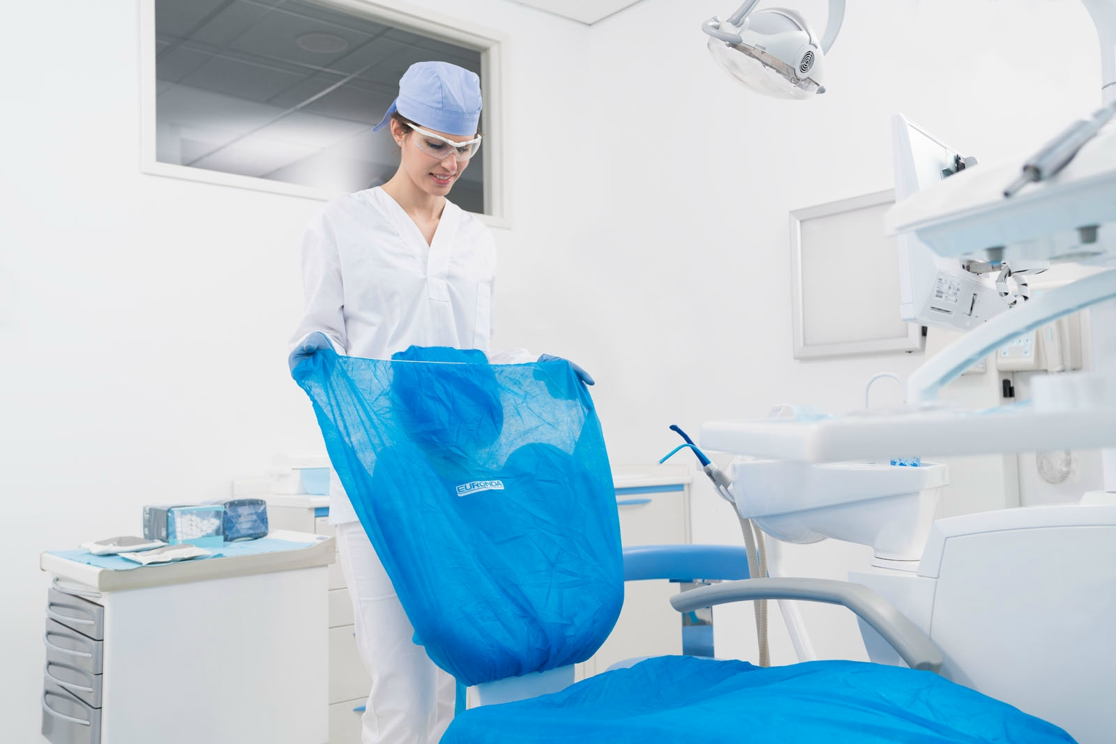 Monoart fogorvosi szék takaró készlet, műtős kék 25db